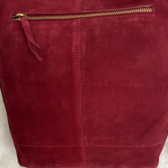Elegant Suede Burgundy Shoulder Bag - Picture 6 of 7
